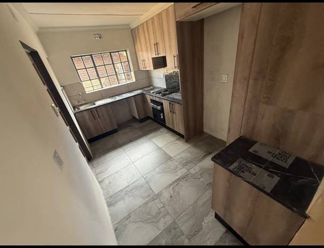 3 BEDROOM HOUSE FOR SALE IN VANDERBIJLPARK CW 5